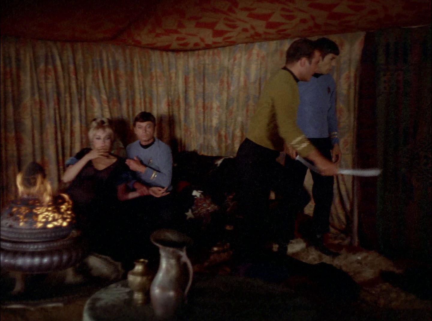 extant_StarTrek_2x11-FridaysChild_1512.jpg