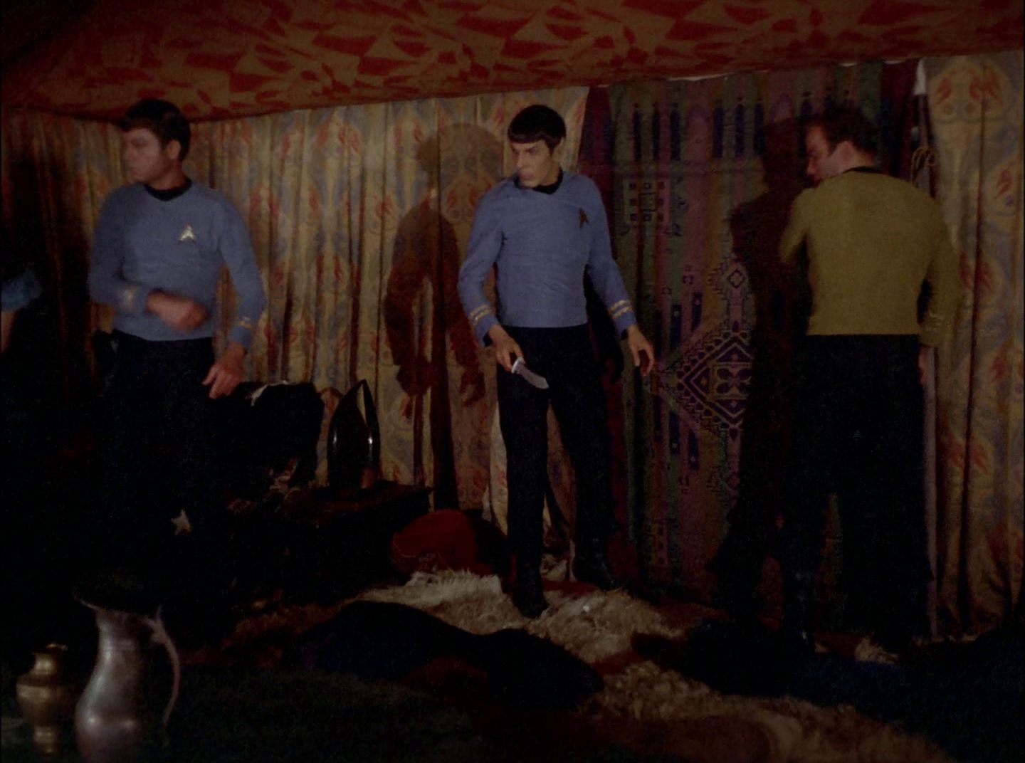 extant_StarTrek_2x11-FridaysChild_1515.jpg