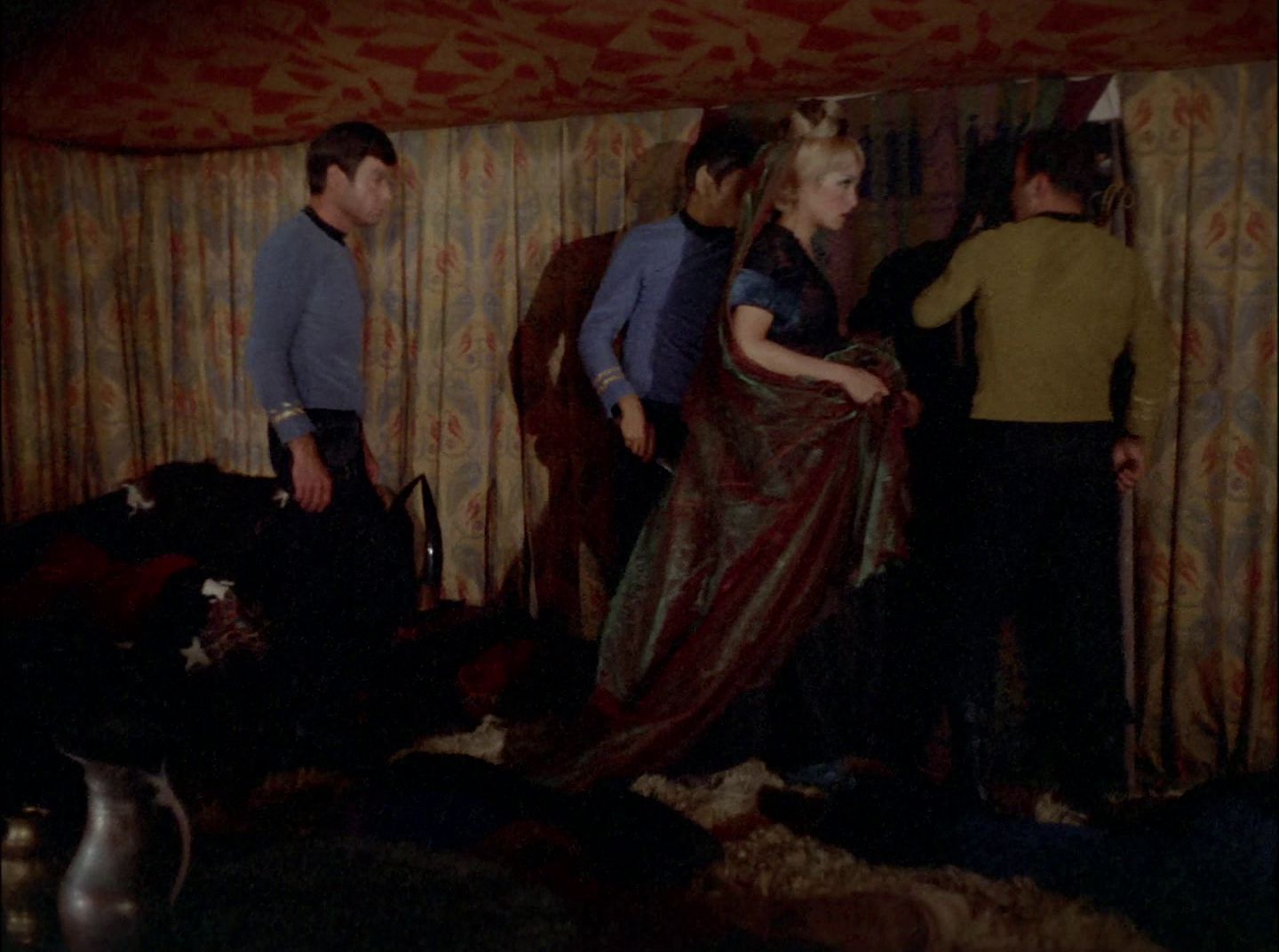 extant_StarTrek_2x11-FridaysChild_1519.jpg