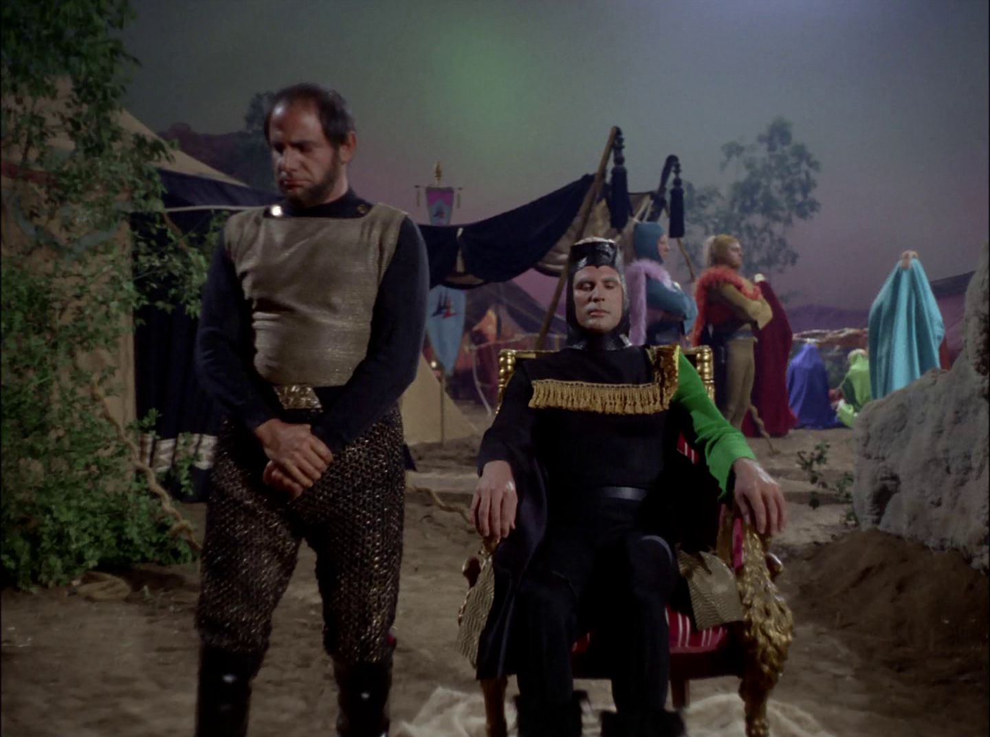 extant_StarTrek_2x11-FridaysChild_1522.jpg