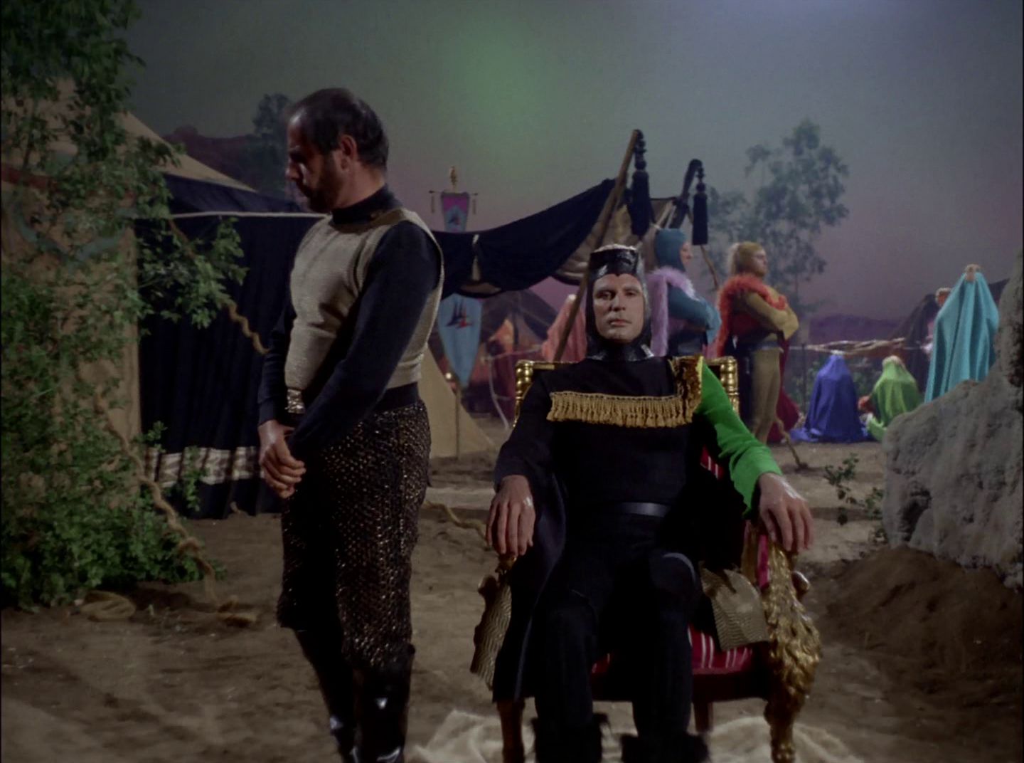 extant_StarTrek_2x11-FridaysChild_1523.jpg