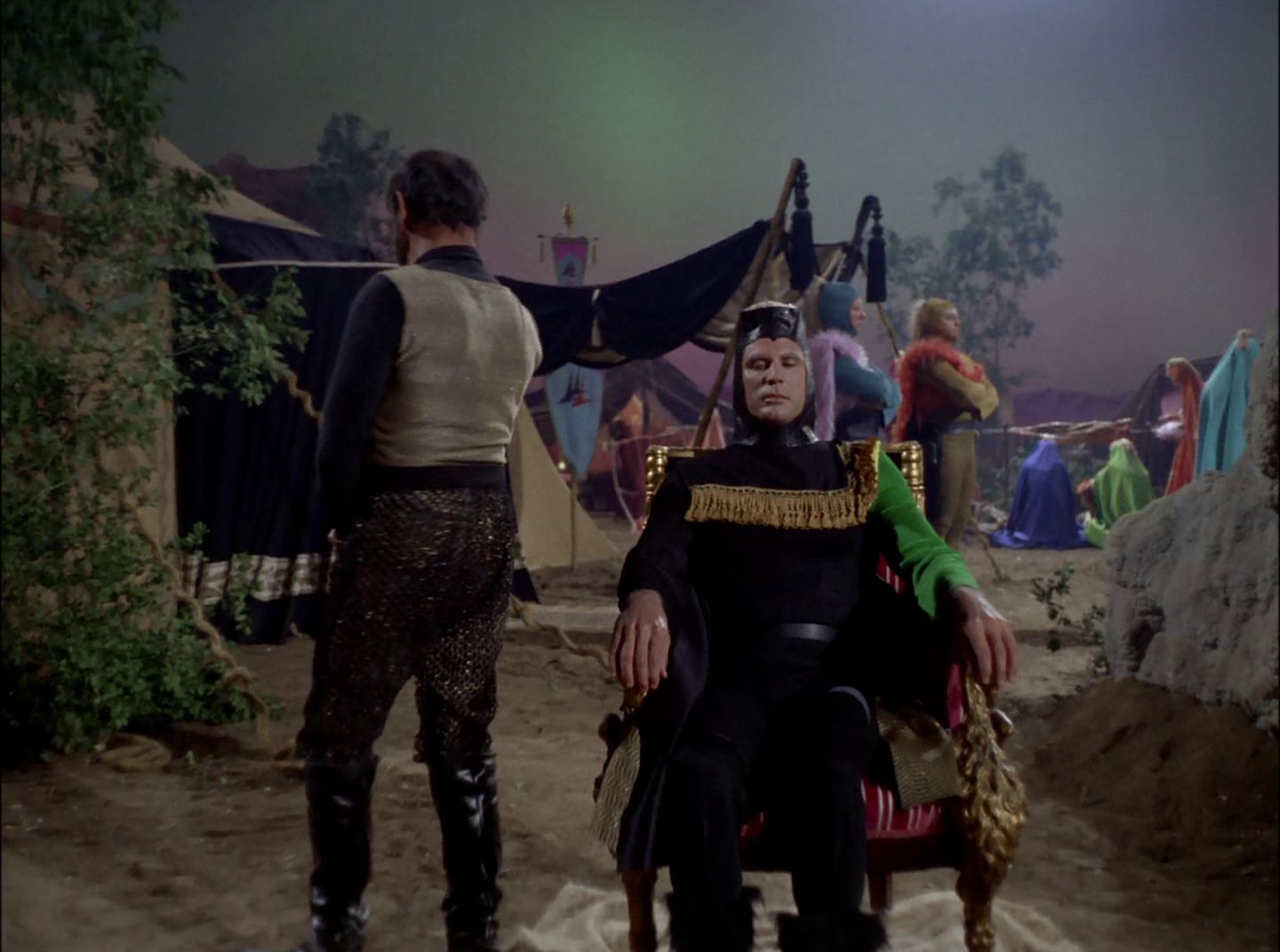 extant_StarTrek_2x11-FridaysChild_1524.jpg