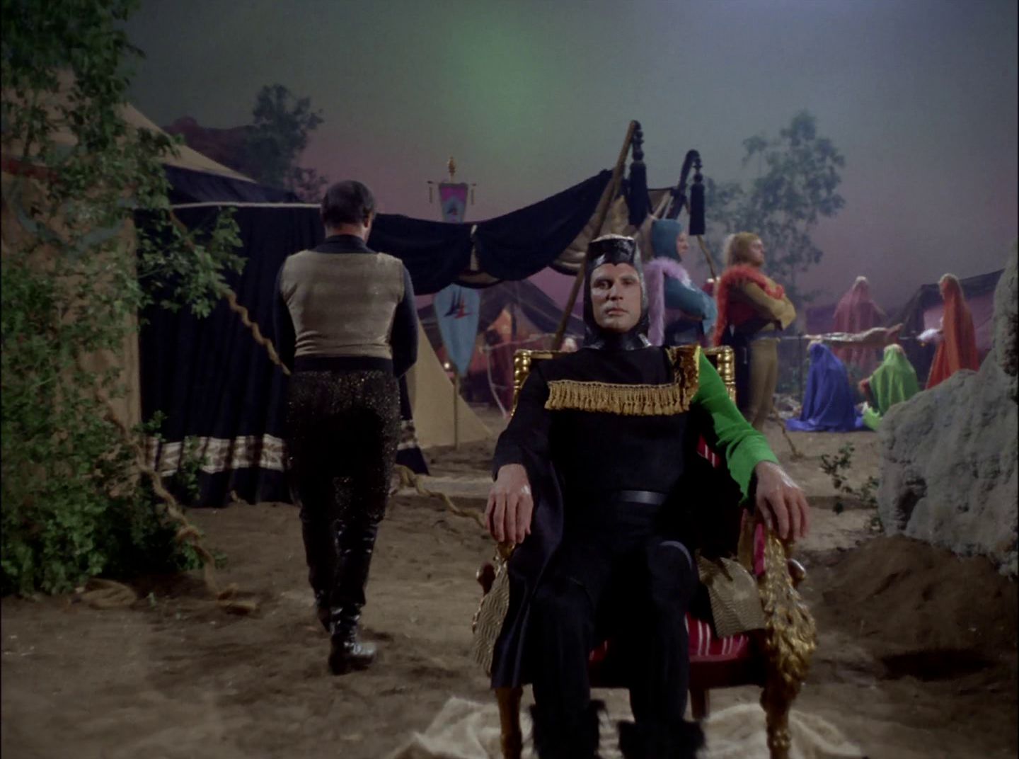 extant_StarTrek_2x11-FridaysChild_1527.jpg