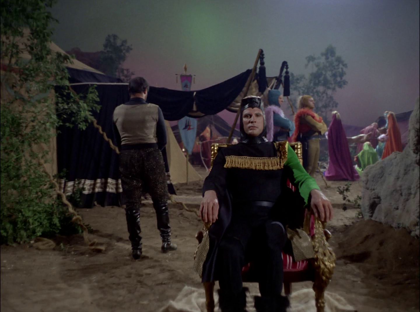 extant_StarTrek_2x11-FridaysChild_1530.jpg