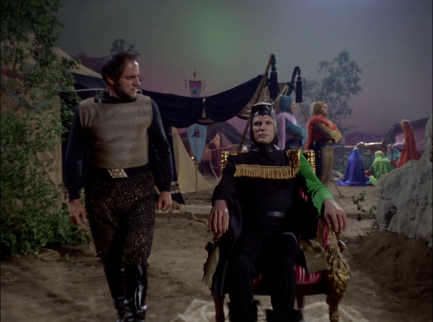 extant_StarTrek_2x11-FridaysChild_1542.jpg