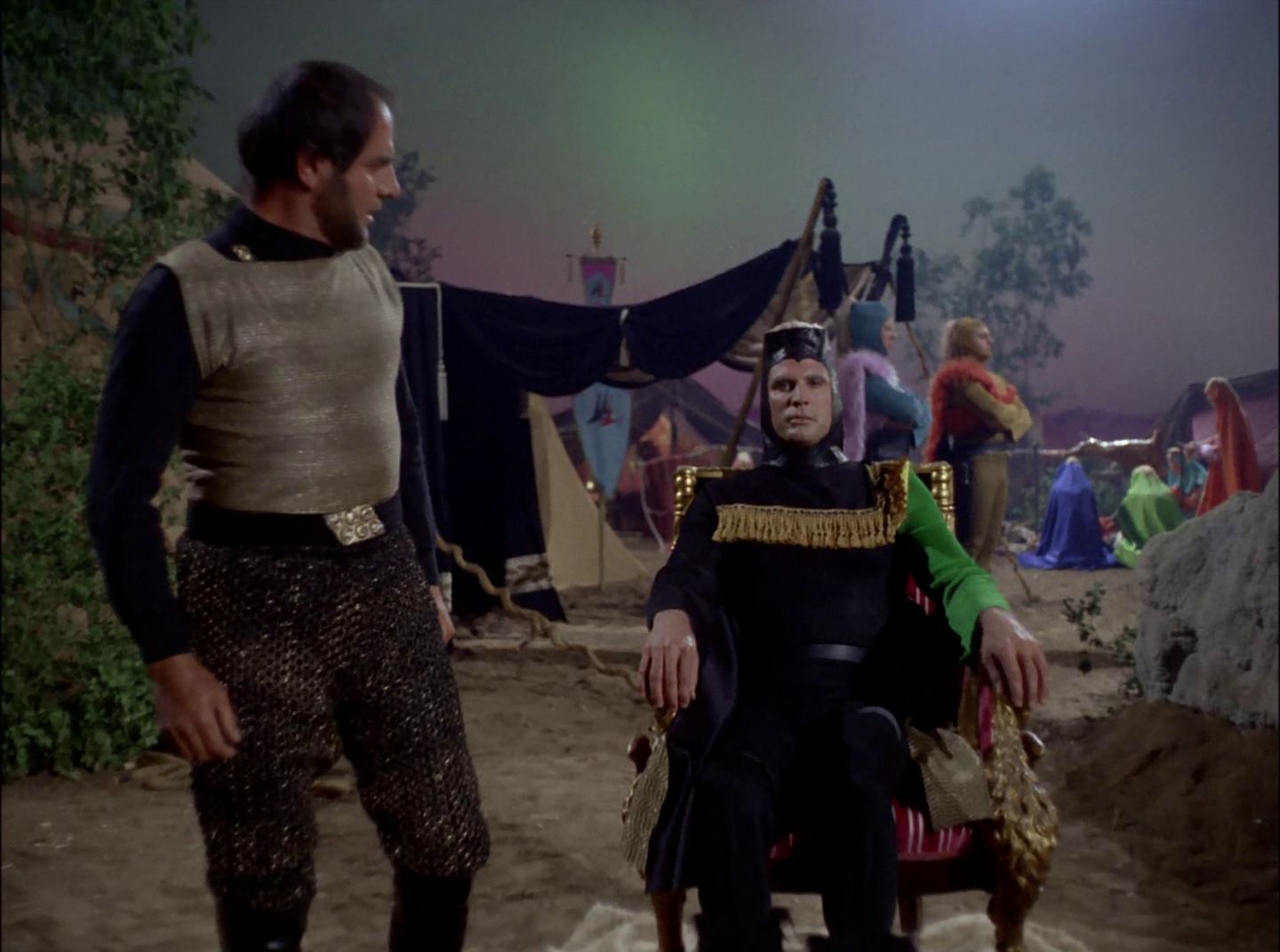 extant_StarTrek_2x11-FridaysChild_1544.jpg