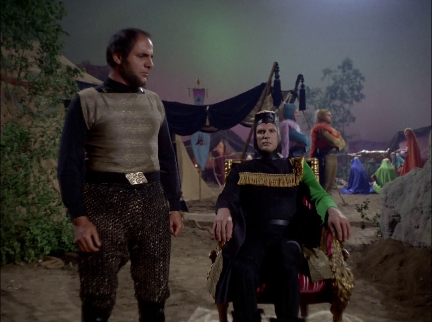 extant_StarTrek_2x11-FridaysChild_1547.jpg