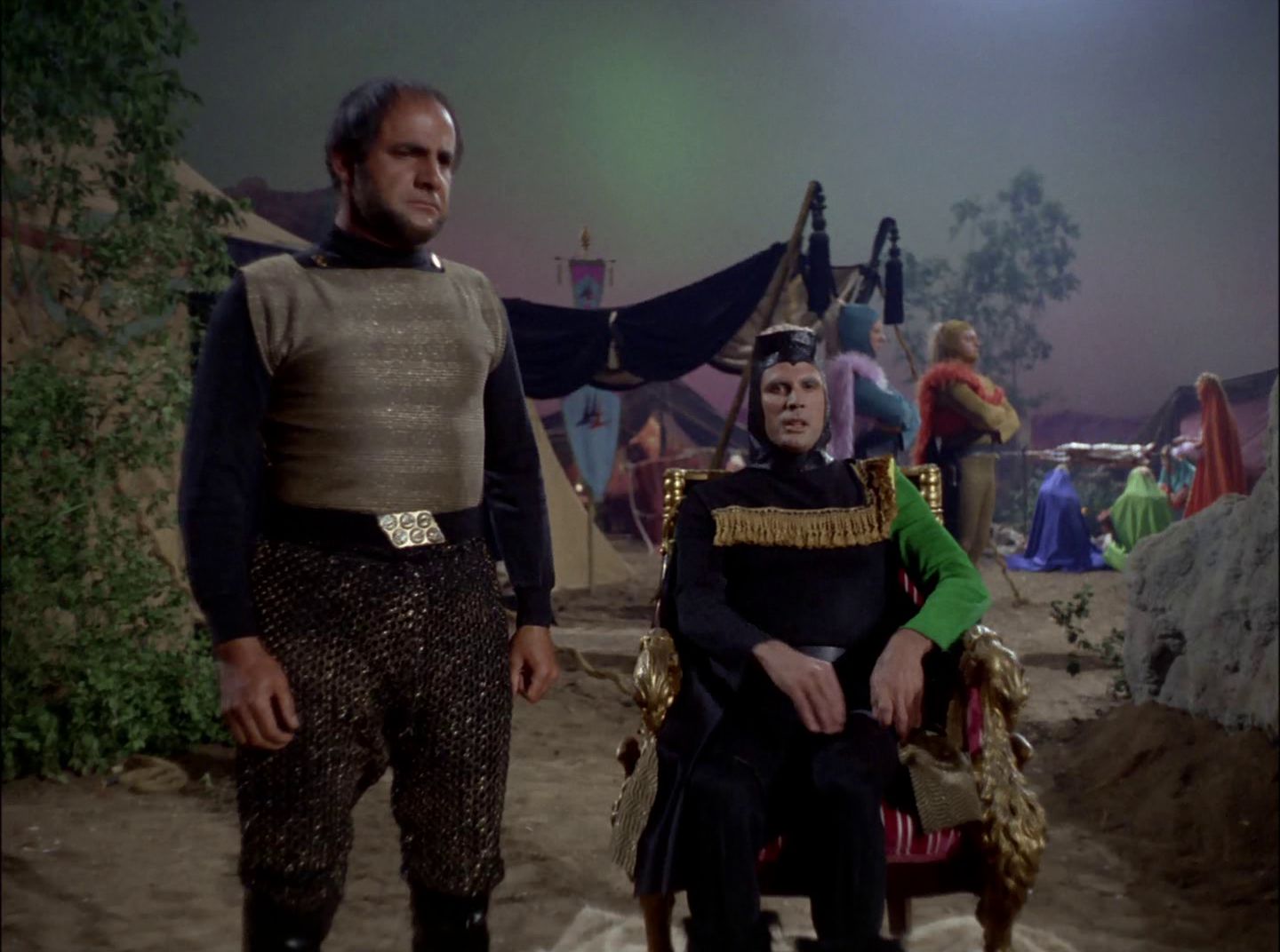 extant_StarTrek_2x11-FridaysChild_1550.jpg