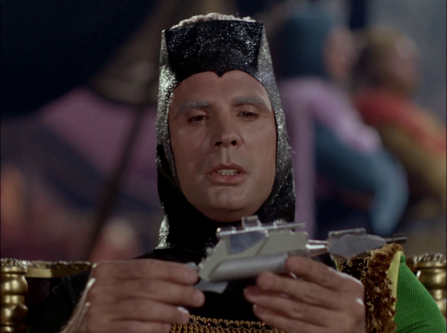 extant_StarTrek_2x11-FridaysChild_1556.jpg