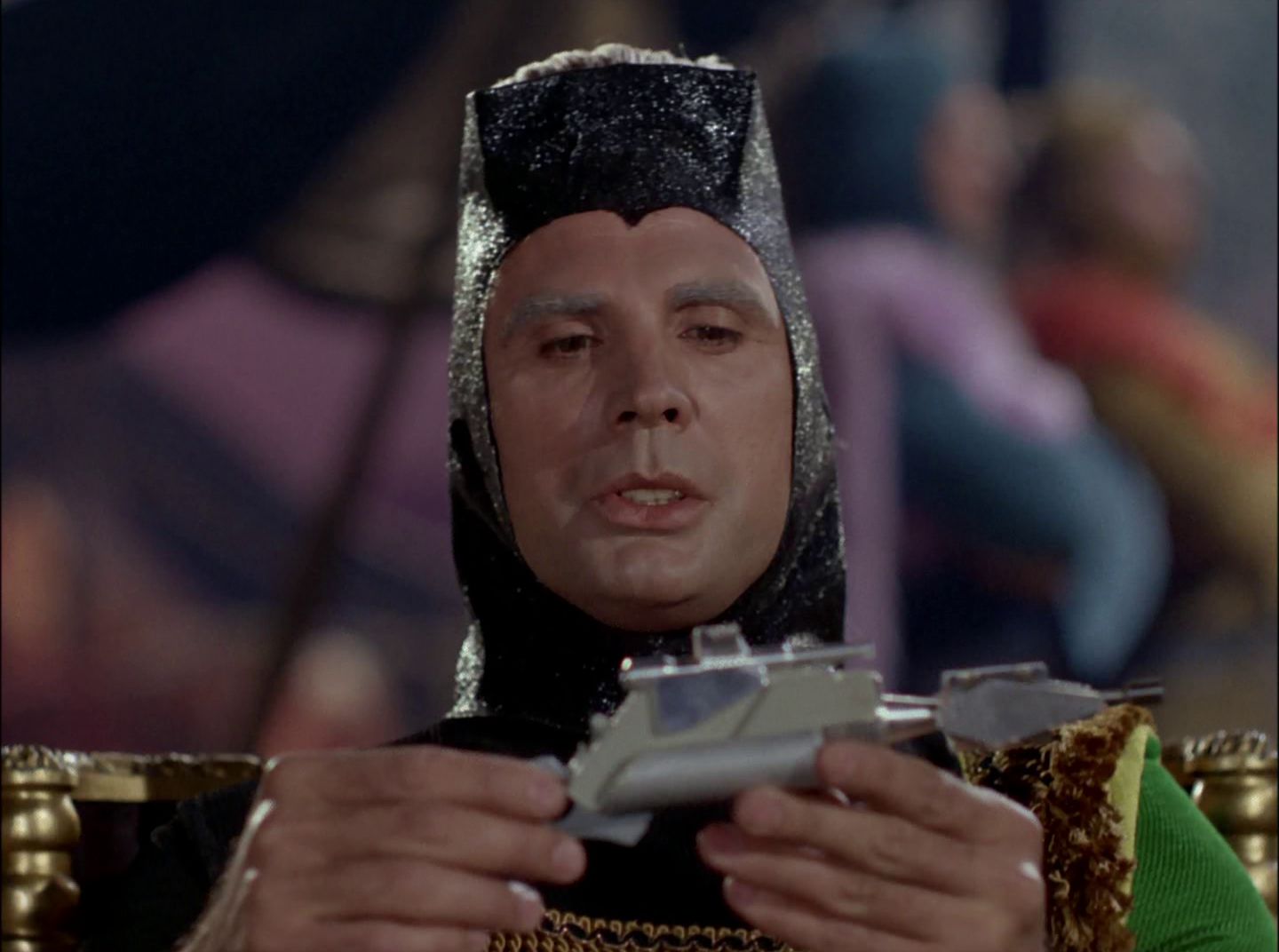 extant_StarTrek_2x11-FridaysChild_1557.jpg