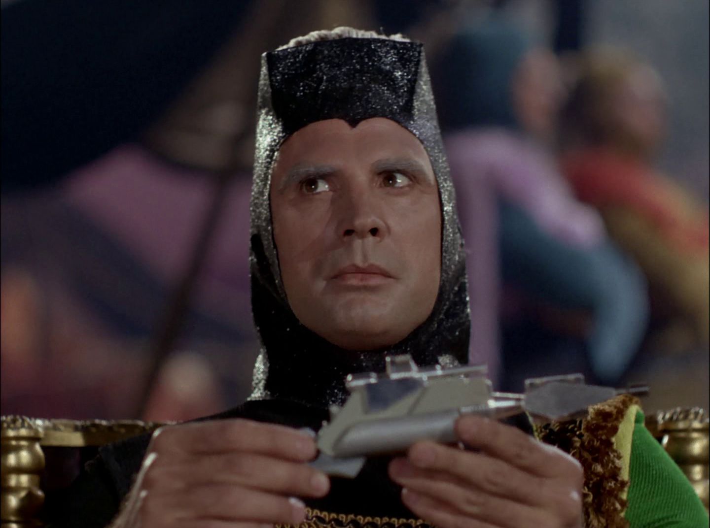 extant_StarTrek_2x11-FridaysChild_1560.jpg