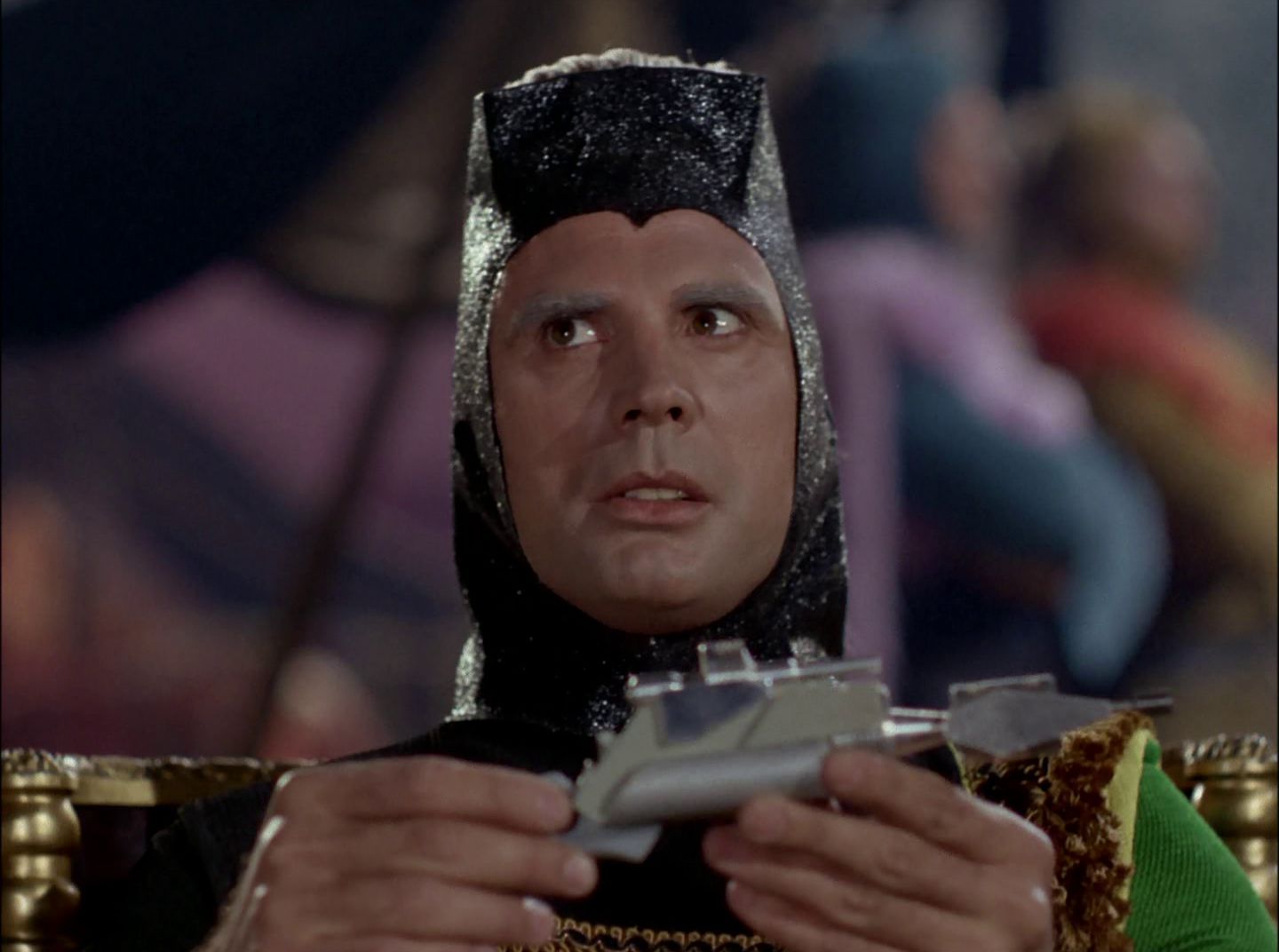 extant_StarTrek_2x11-FridaysChild_1563.jpg