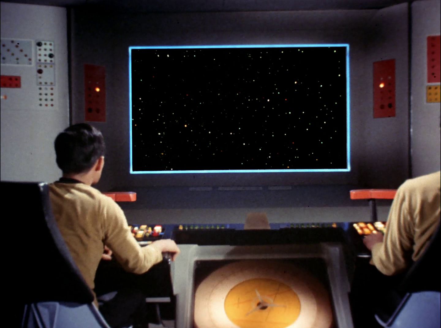 extant_StarTrek_2x11-FridaysChild_1583.jpg