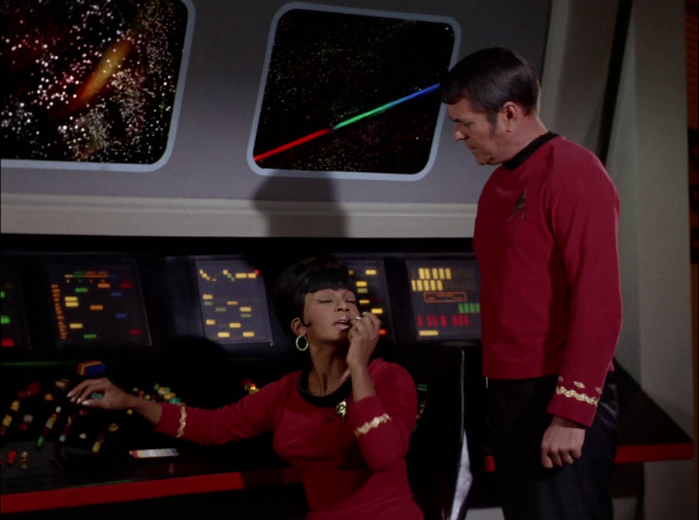 extant_StarTrek_2x11-FridaysChild_1591.jpg