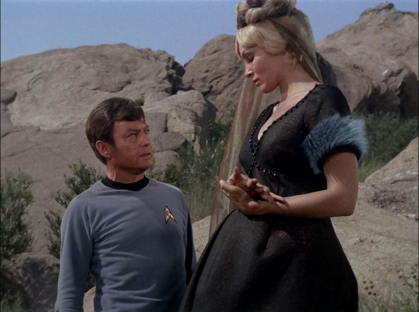 extant_StarTrek_2x11-FridaysChild_1671.jpg