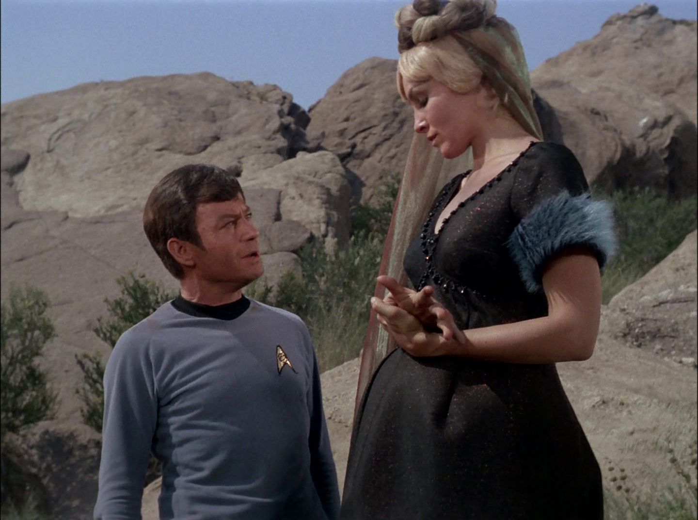 extant_StarTrek_2x11-FridaysChild_1672.jpg
