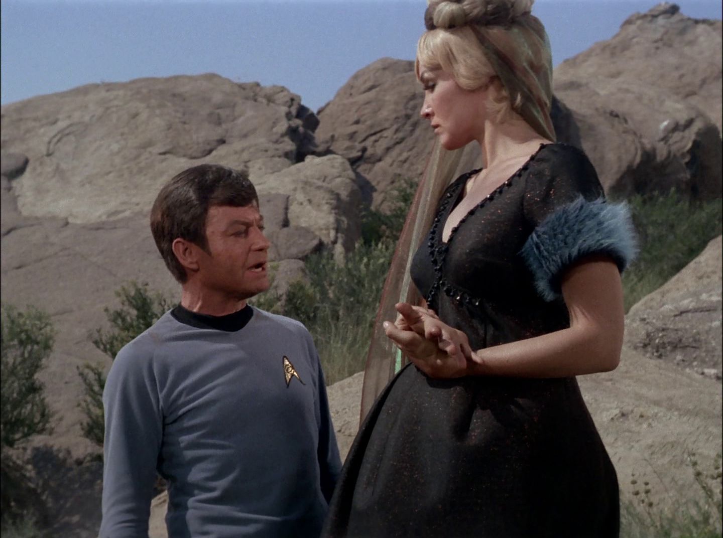 extant_StarTrek_2x11-FridaysChild_1678.jpg