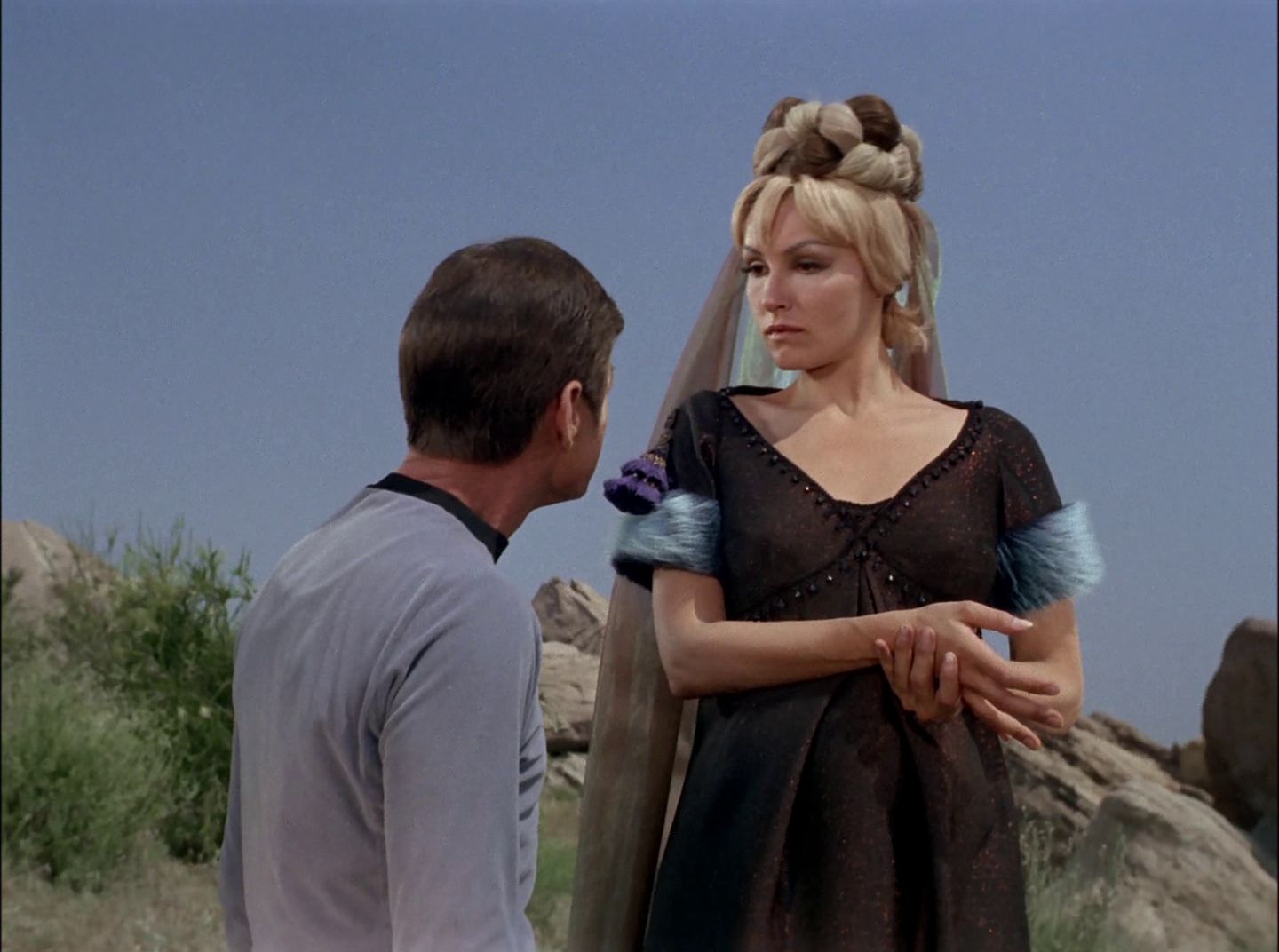extant_StarTrek_2x11-FridaysChild_1682.jpg