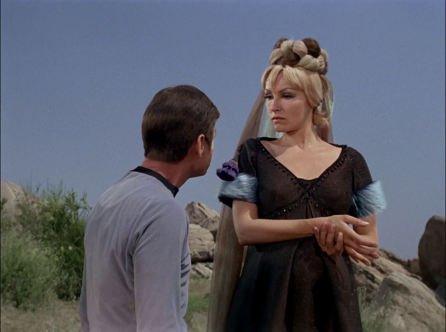 extant_StarTrek_2x11-FridaysChild_1683.jpg