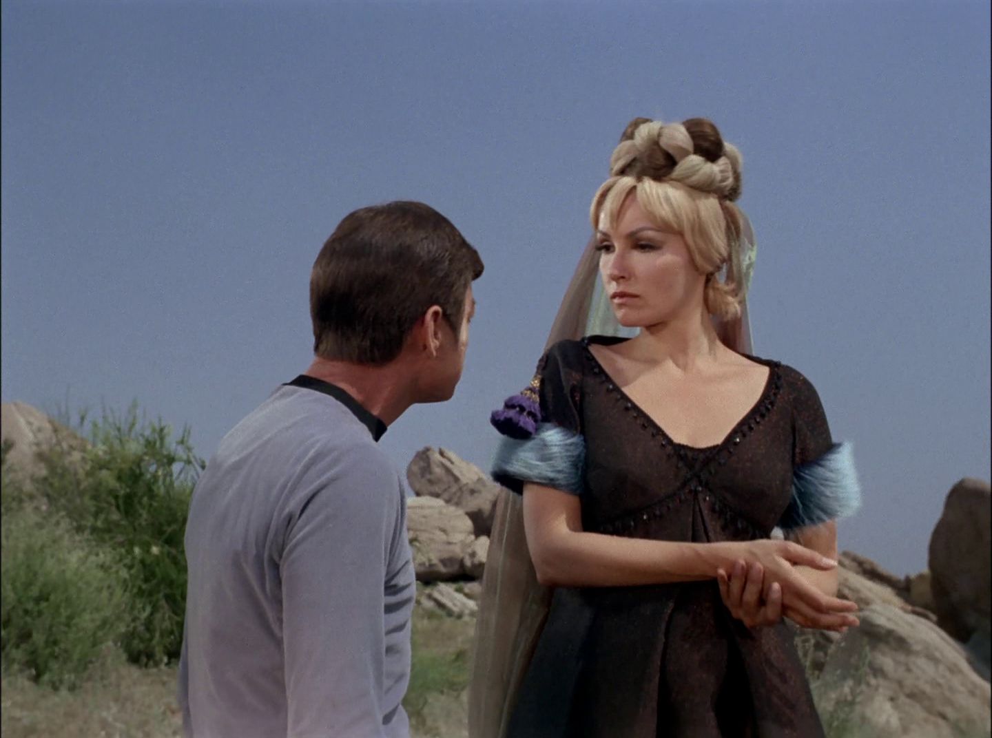 extant_StarTrek_2x11-FridaysChild_1684.jpg