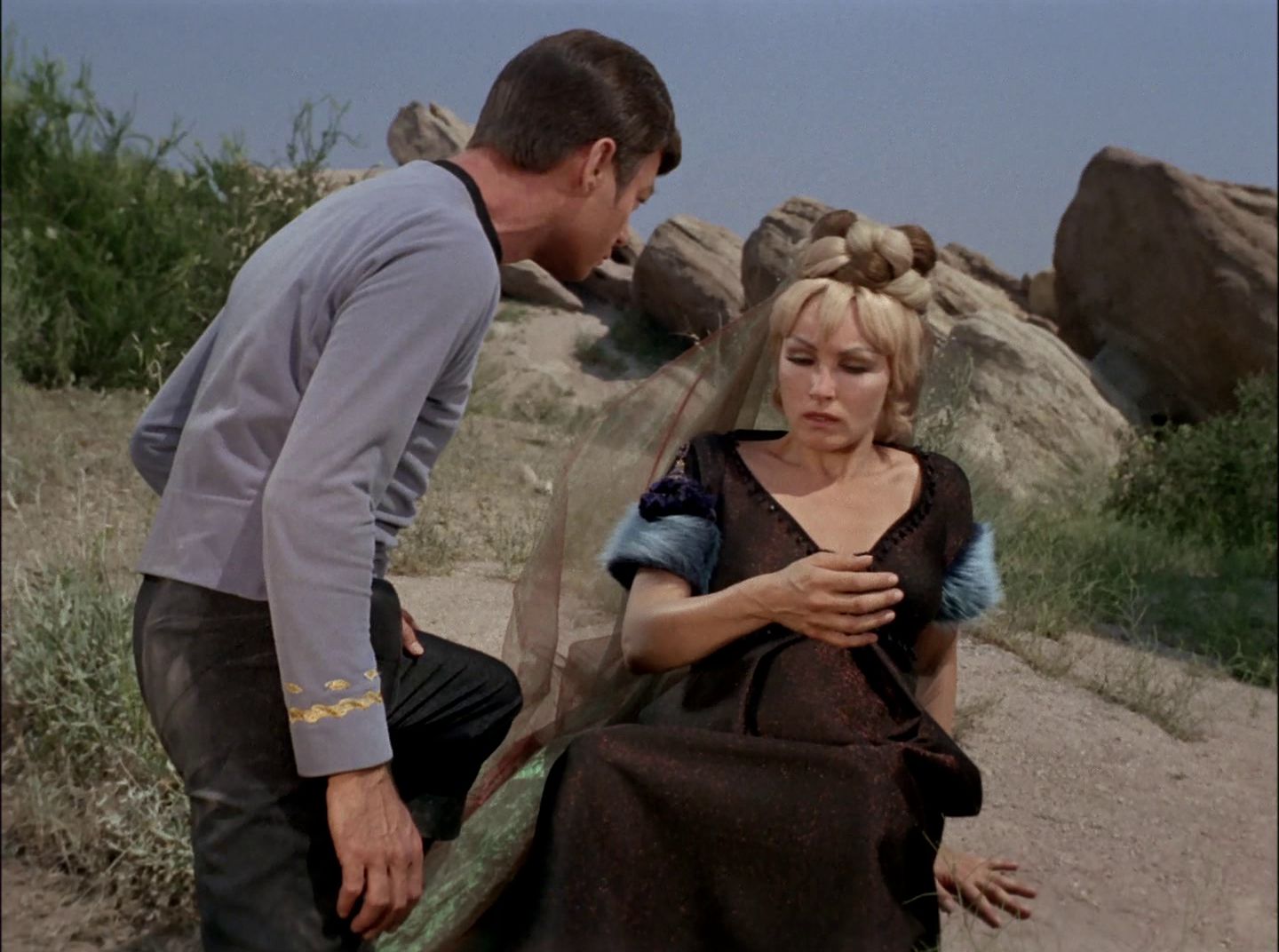 extant_StarTrek_2x11-FridaysChild_1687.jpg