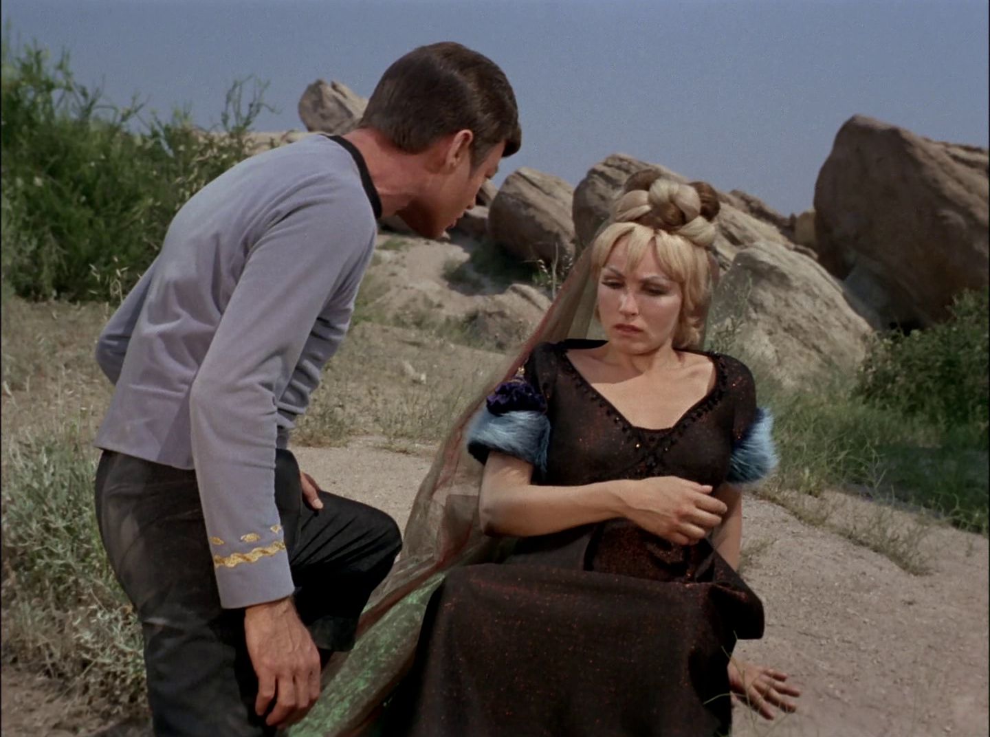 extant_StarTrek_2x11-FridaysChild_1689.jpg