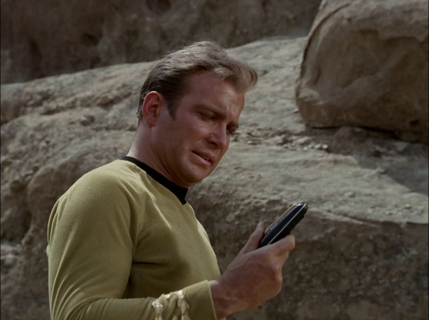 extant_StarTrek_2x11-FridaysChild_1731.jpg