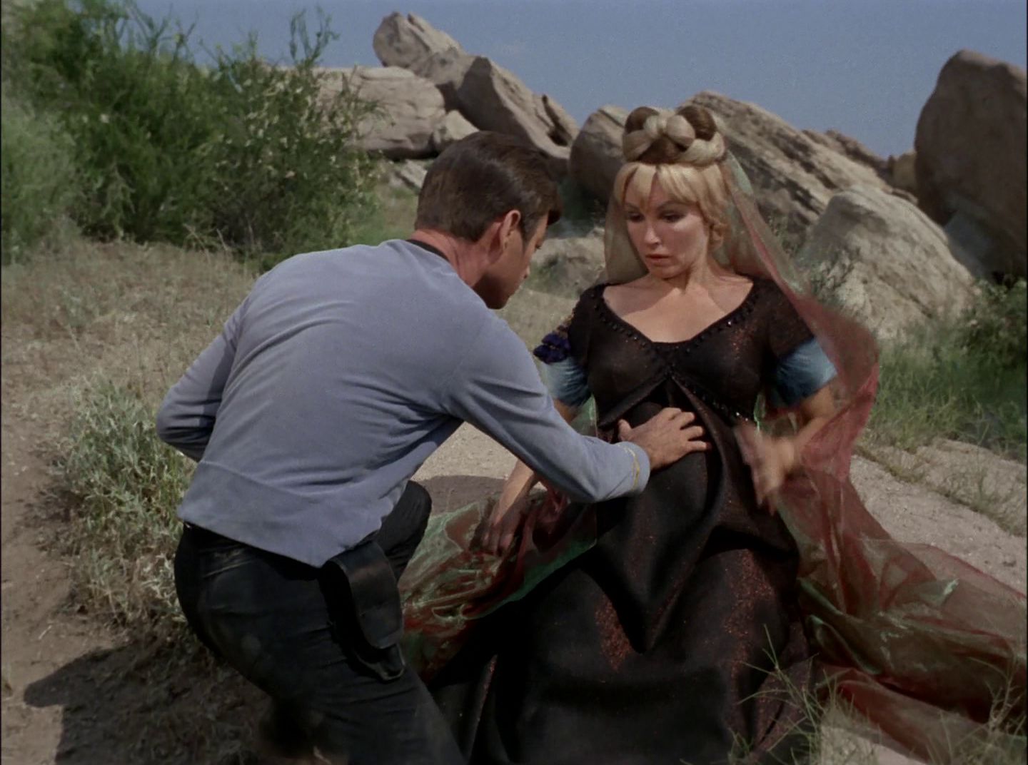 extant_StarTrek_2x11-FridaysChild_1746.jpg