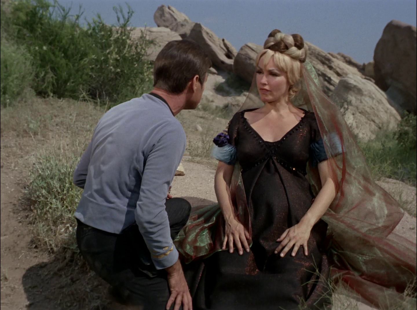 extant_StarTrek_2x11-FridaysChild_1749.jpg