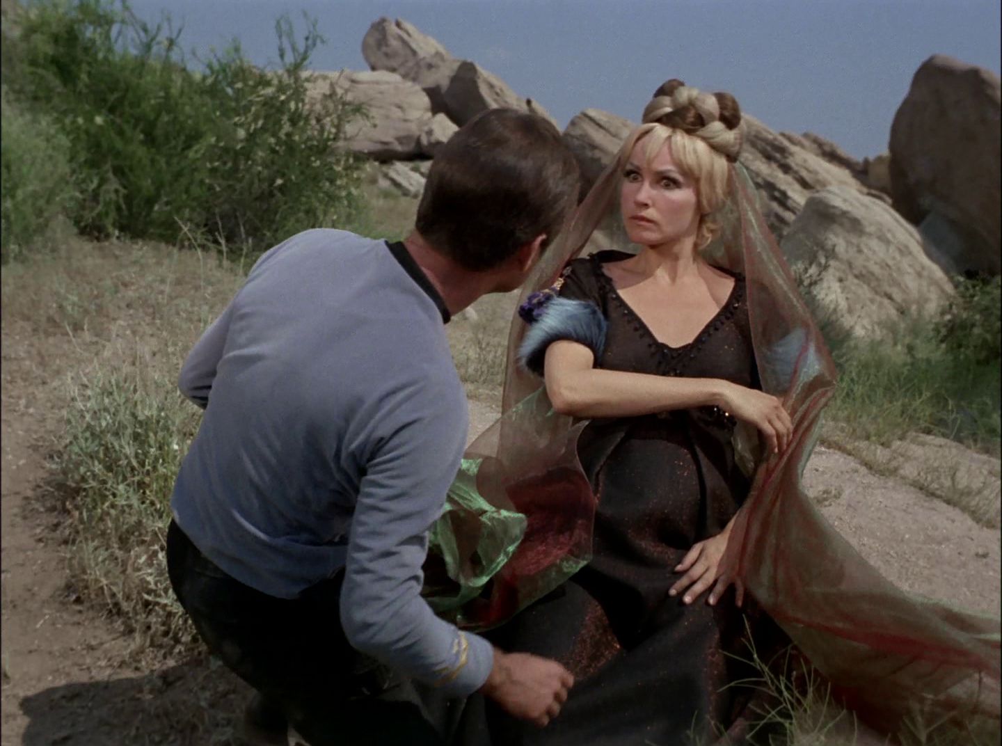 extant_StarTrek_2x11-FridaysChild_1760.jpg