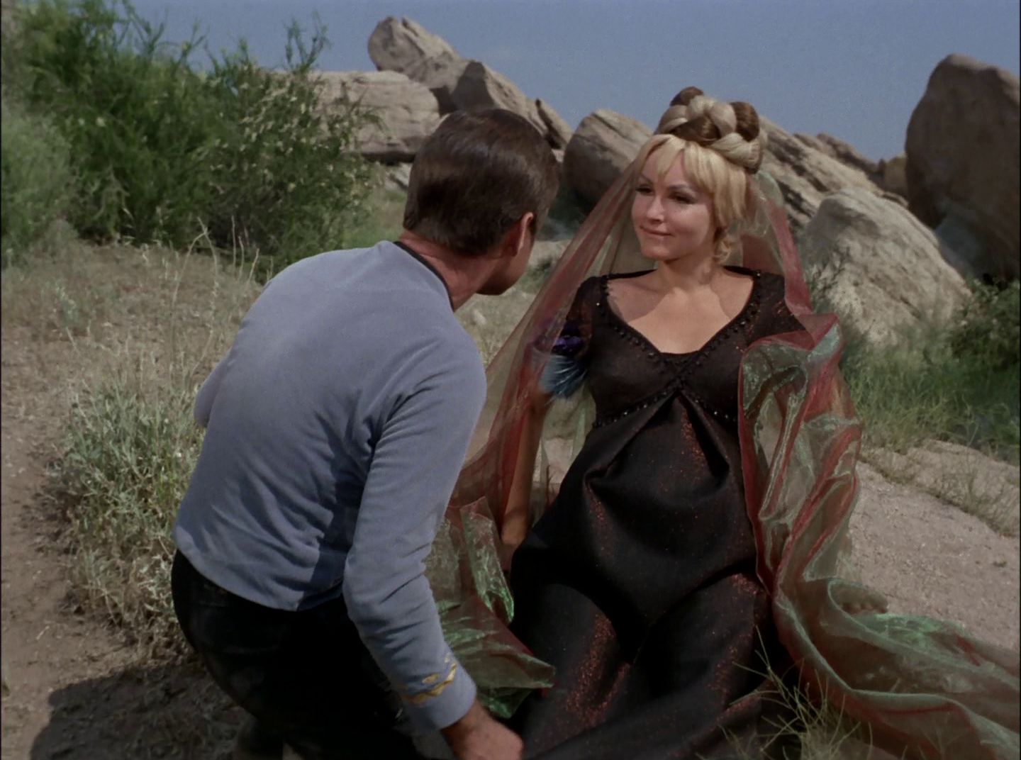 extant_StarTrek_2x11-FridaysChild_1767.jpg
