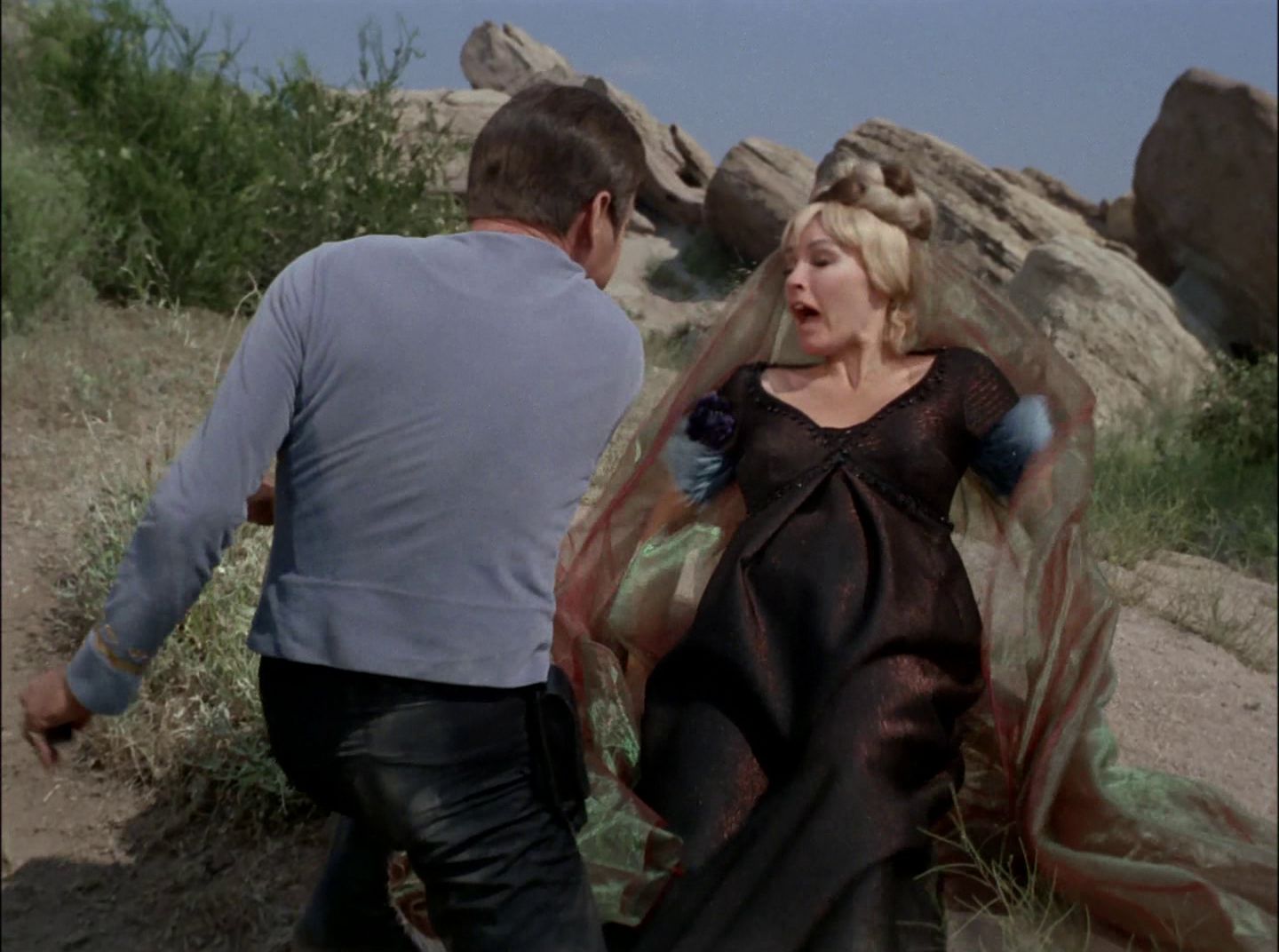 extant_StarTrek_2x11-FridaysChild_1768.jpg