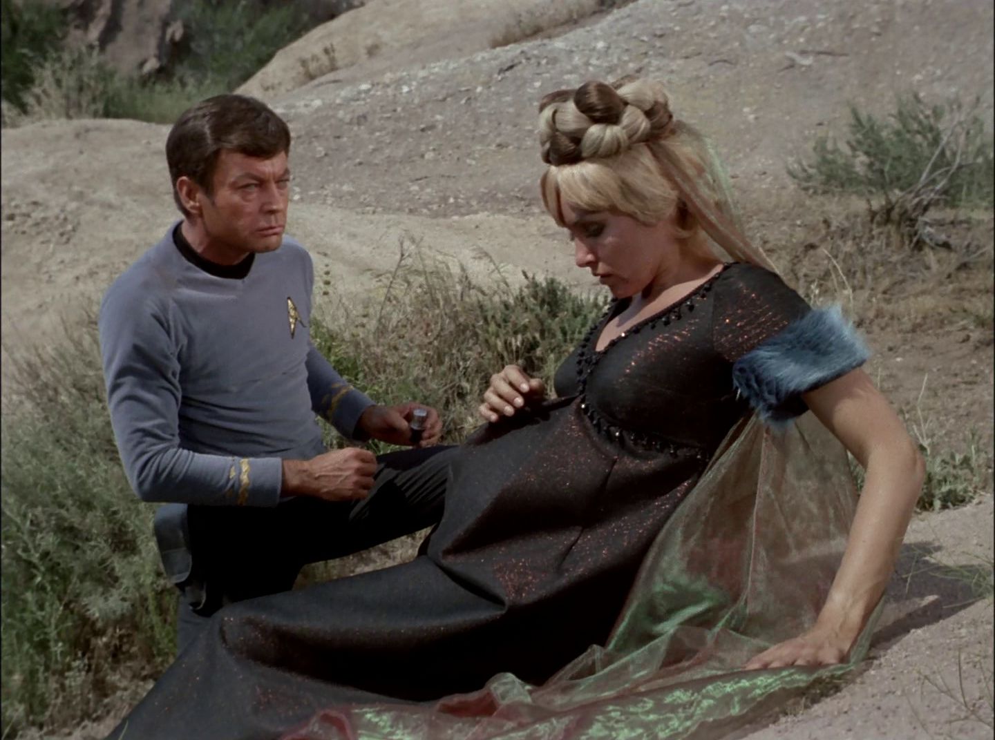 extant_StarTrek_2x11-FridaysChild_1770.jpg