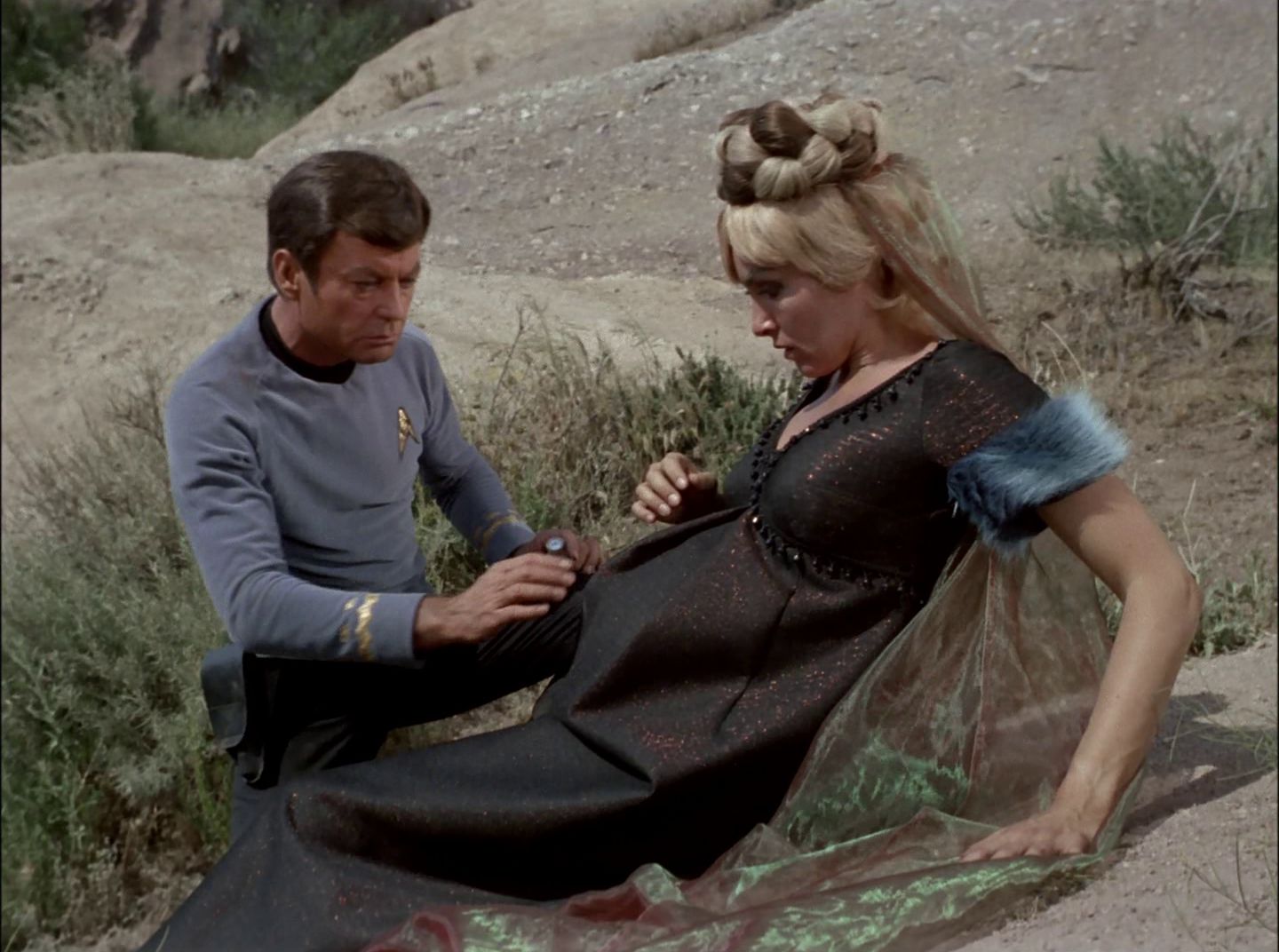 extant_StarTrek_2x11-FridaysChild_1771.jpg