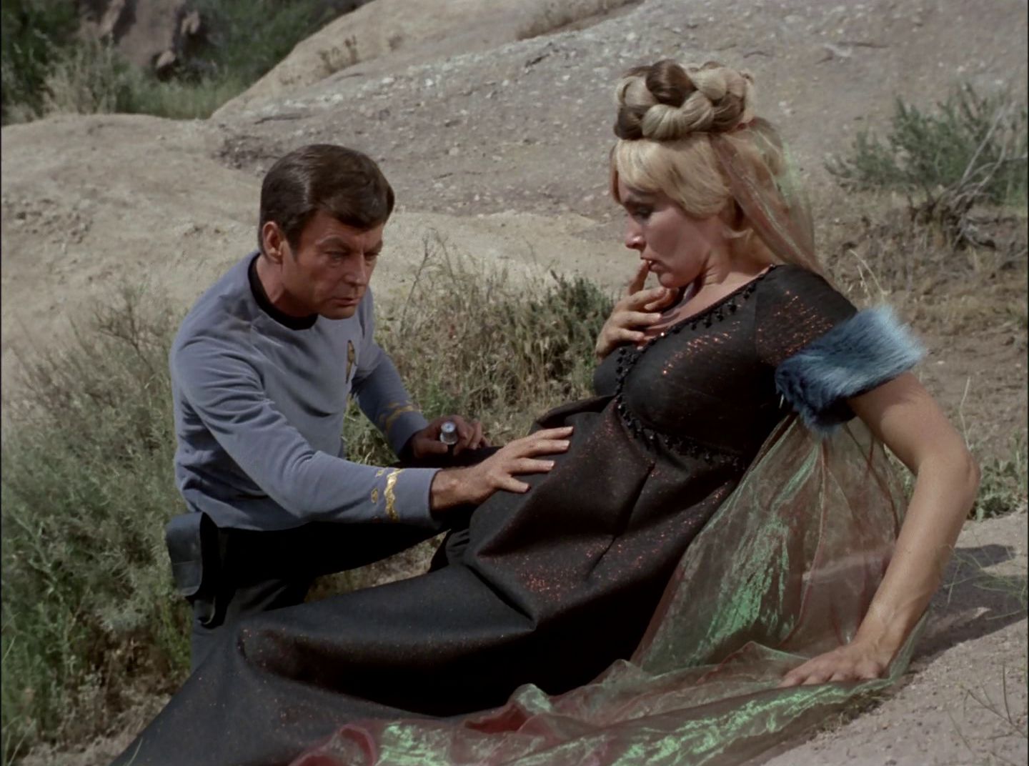 extant_StarTrek_2x11-FridaysChild_1774.jpg