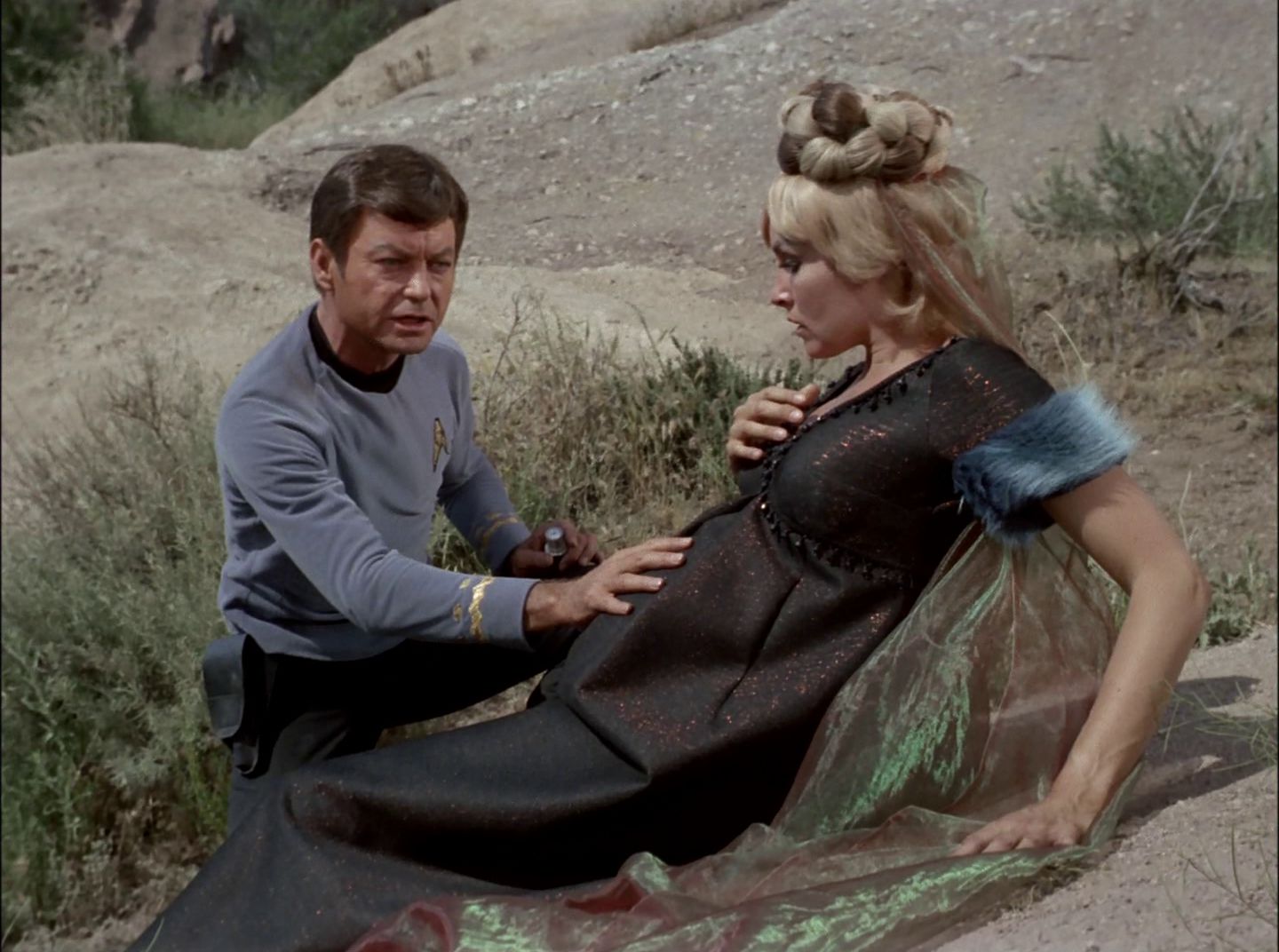 extant_StarTrek_2x11-FridaysChild_1782.jpg