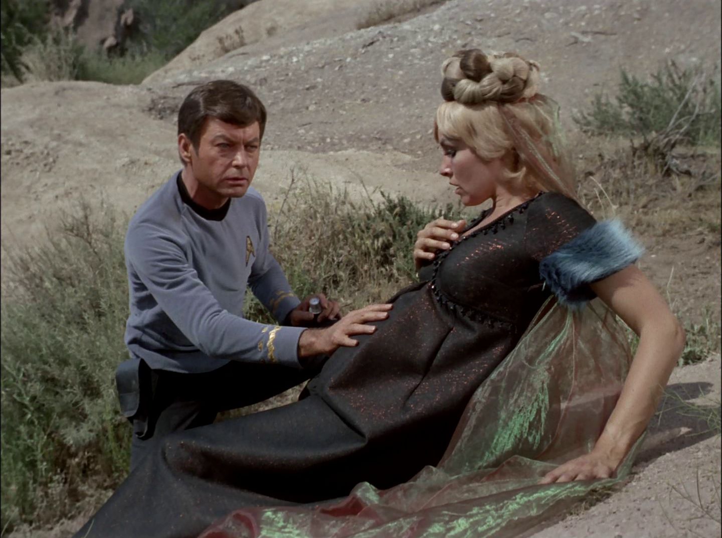 extant_StarTrek_2x11-FridaysChild_1784.jpg