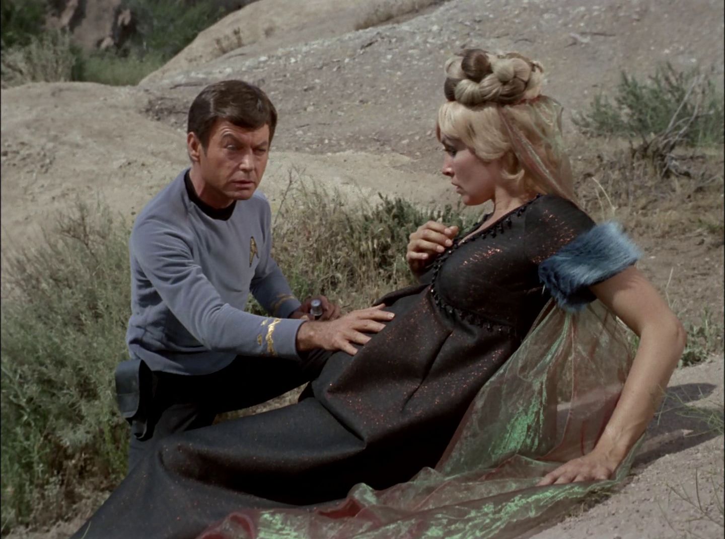 extant_StarTrek_2x11-FridaysChild_1787.jpg