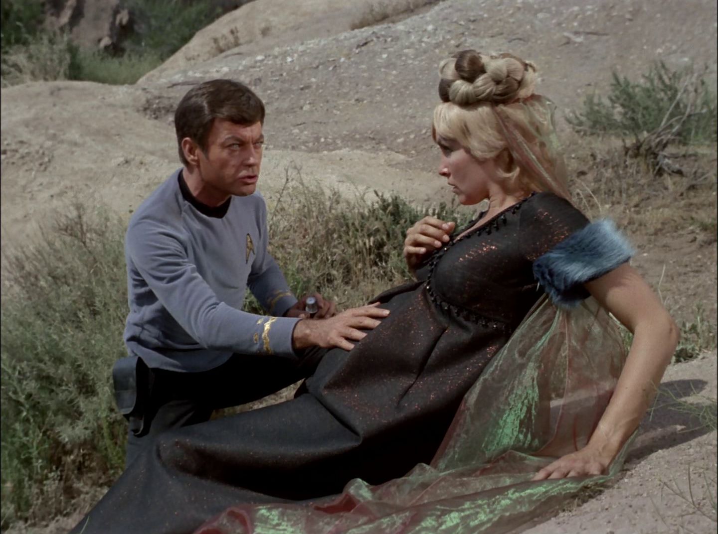extant_StarTrek_2x11-FridaysChild_1788.jpg