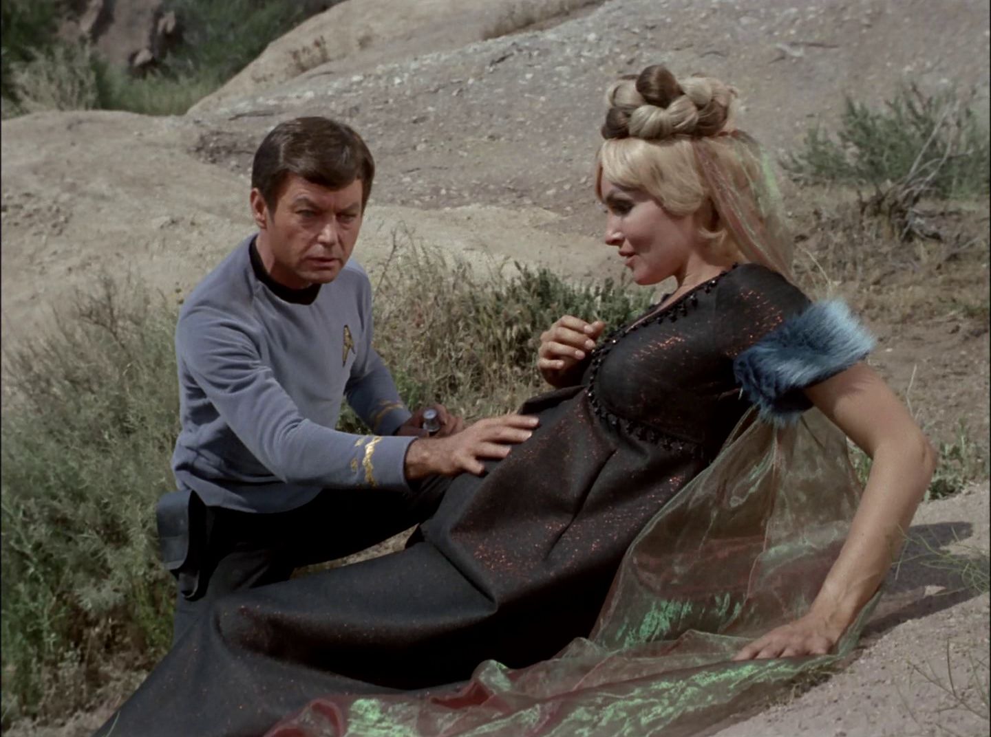 extant_StarTrek_2x11-FridaysChild_1795.jpg