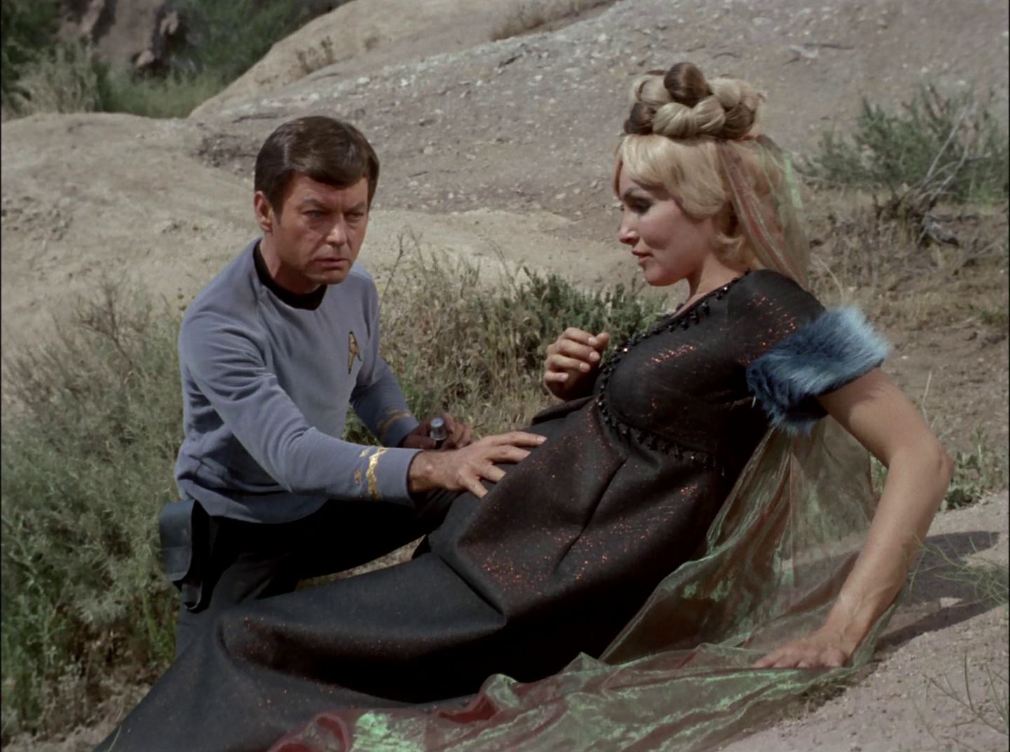 extant_StarTrek_2x11-FridaysChild_1796.jpg