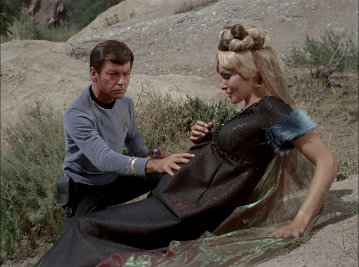 extant_StarTrek_2x11-FridaysChild_1797.jpg