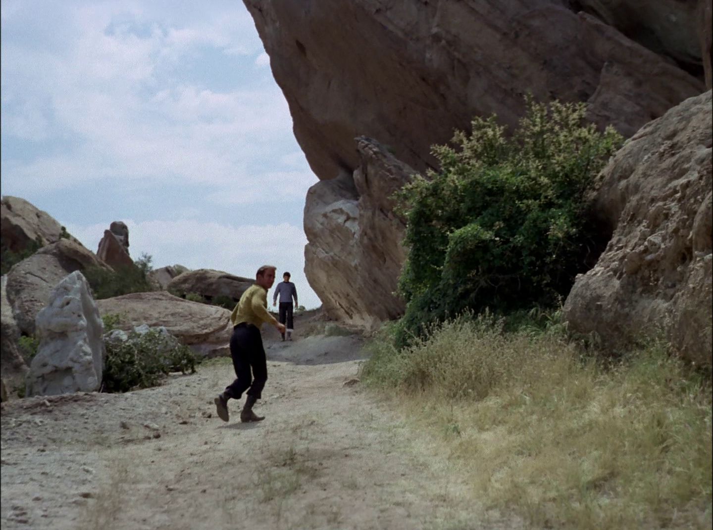 extant_StarTrek_2x11-FridaysChild_1824.jpg