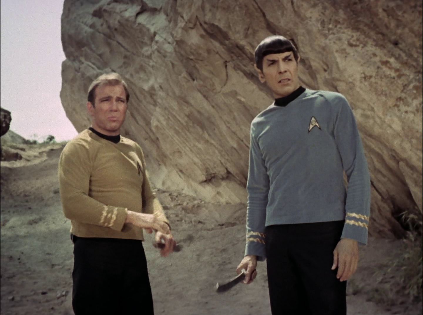 extant_StarTrek_2x11-FridaysChild_1841.jpg