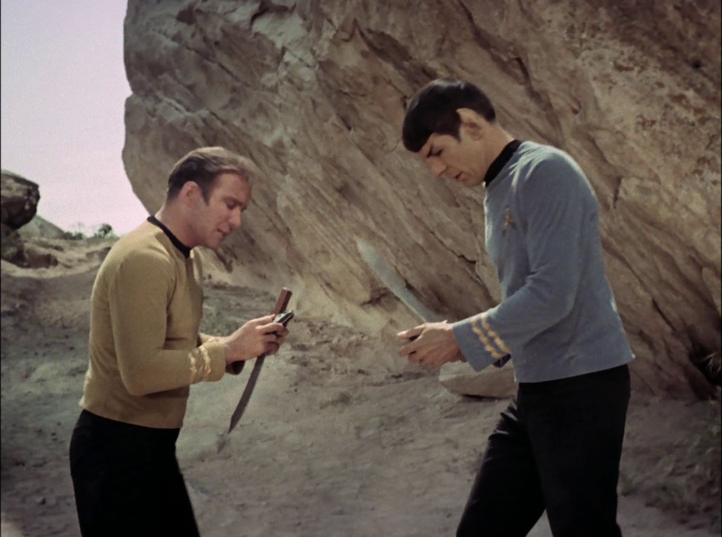 extant_StarTrek_2x11-FridaysChild_1866.jpg