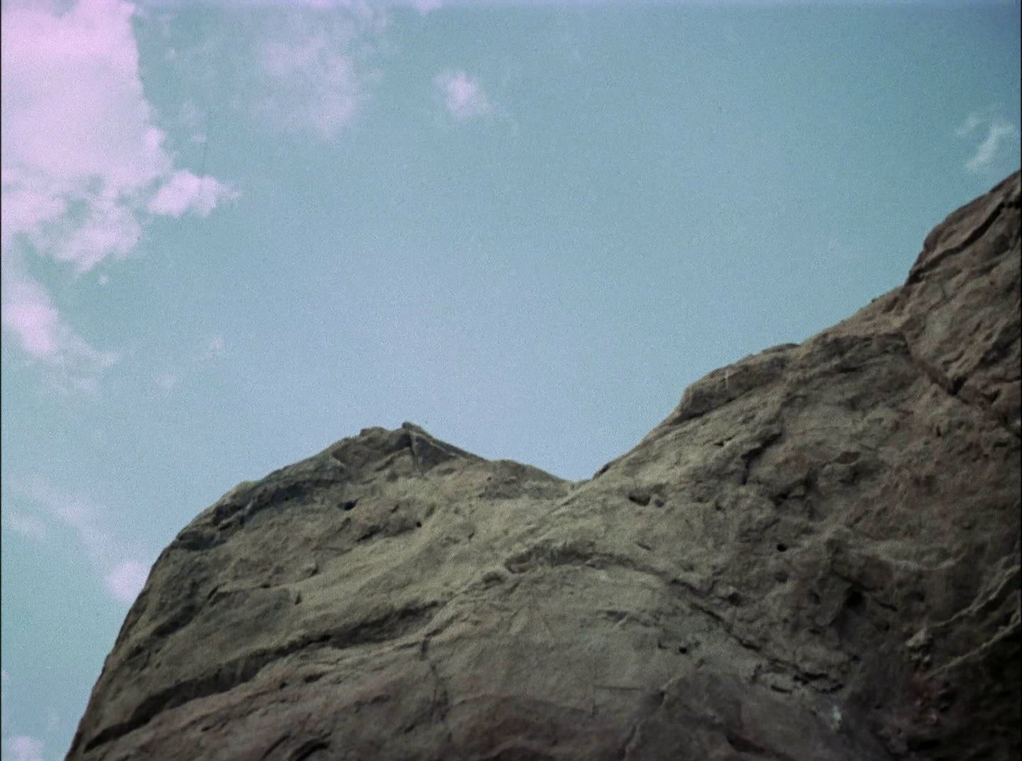 extant_StarTrek_2x11-FridaysChild_1891.jpg