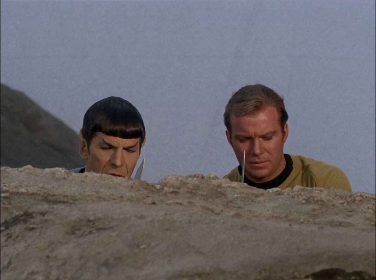 extant_StarTrek_2x11-FridaysChild_1894.jpg