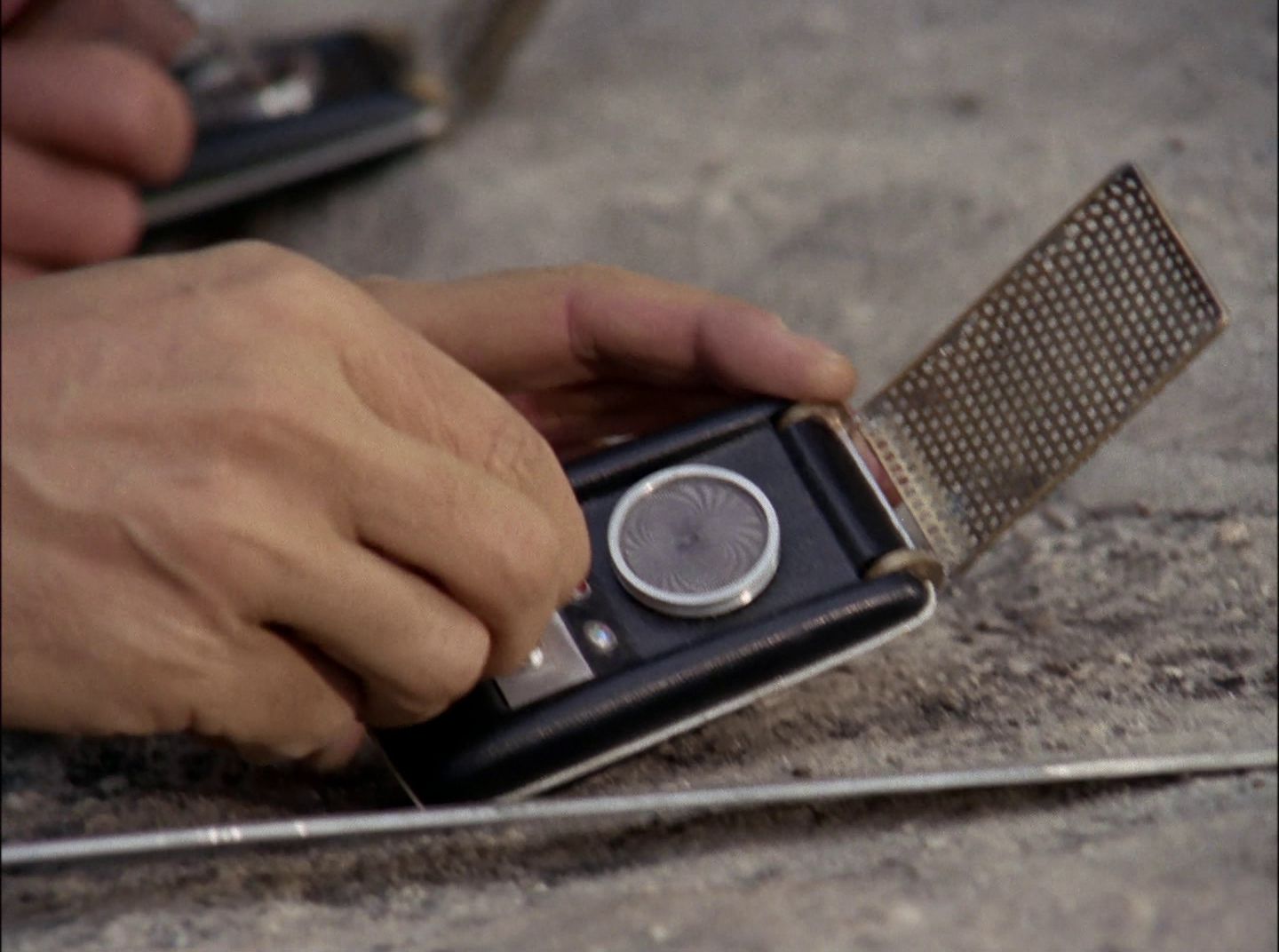 extant_StarTrek_2x11-FridaysChild_1897.jpg