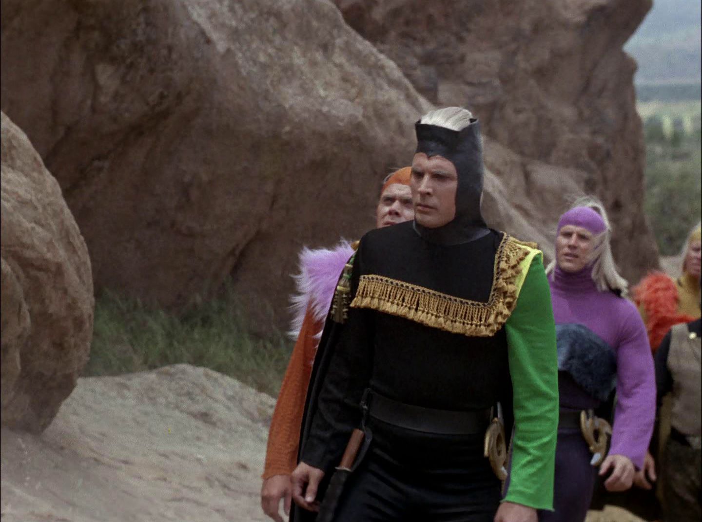 extant_StarTrek_2x11-FridaysChild_1921.jpg