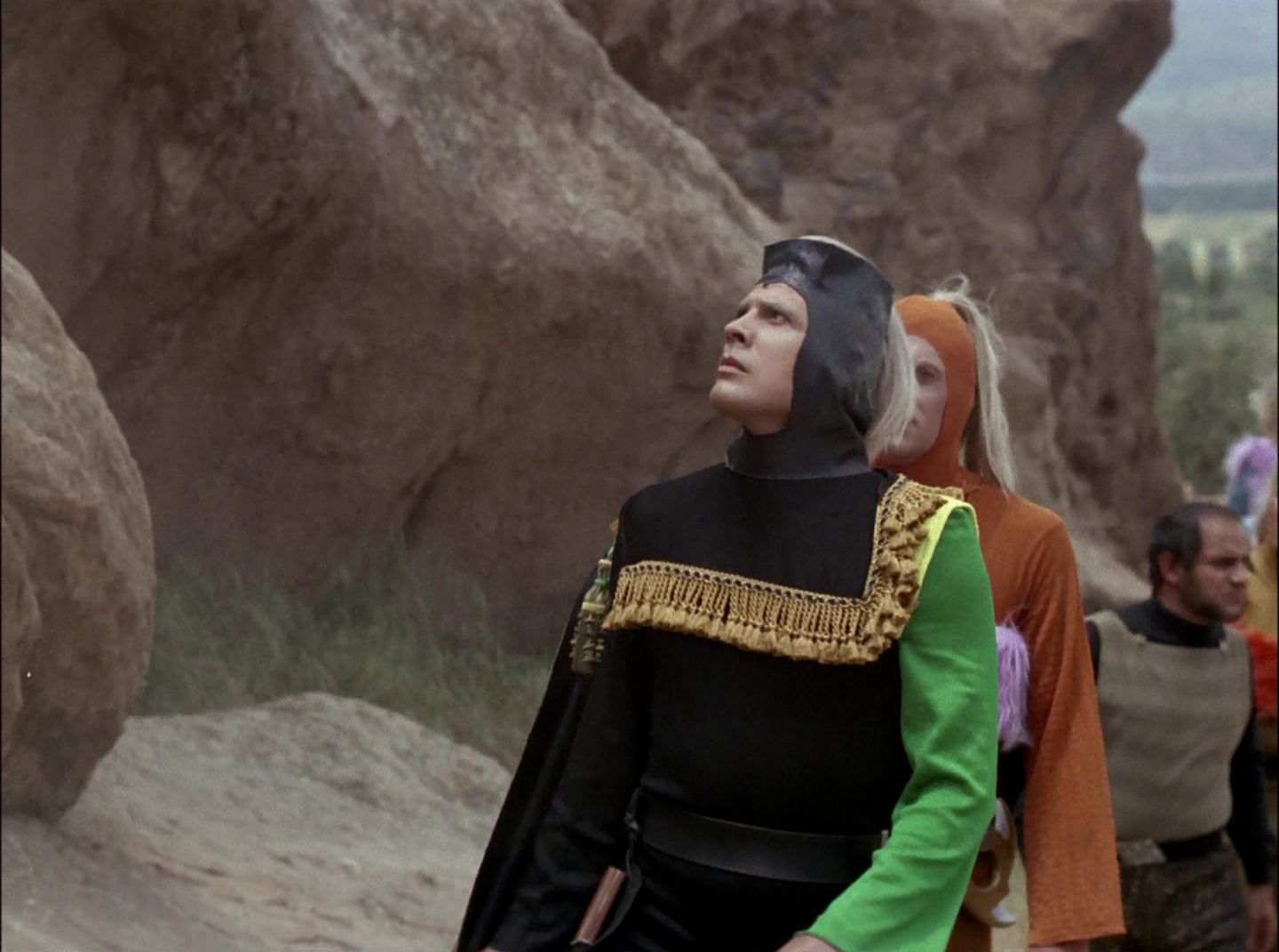 extant_StarTrek_2x11-FridaysChild_1923.jpg